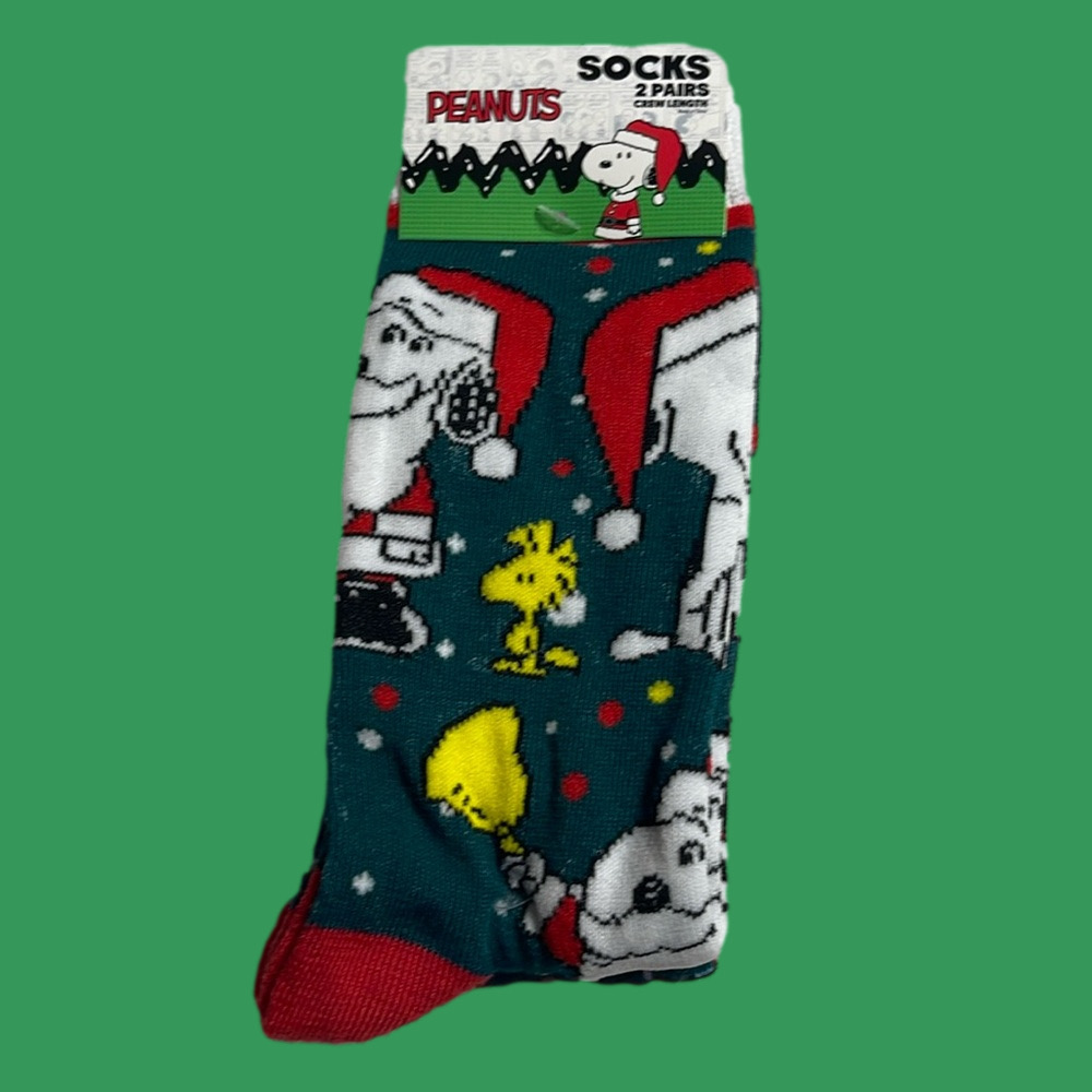 New two pack of Peanuts Christmas socks L
